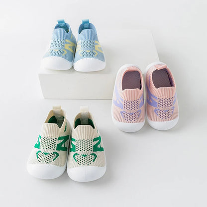 Little Maia Runner Machine-Washable Sock Shoes